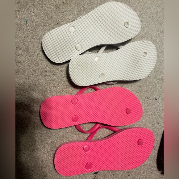 Old Navy Flip Flops, size Women’s 8 - White & Pink - Picture 4 of 7